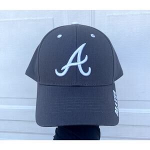 NWT MLB Atlanta Braves Baseball Cap Snapback Grey and White Logo